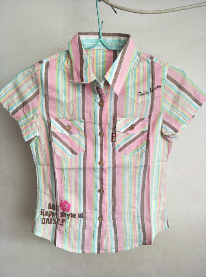 彩色竖条纹短袖衬衣
