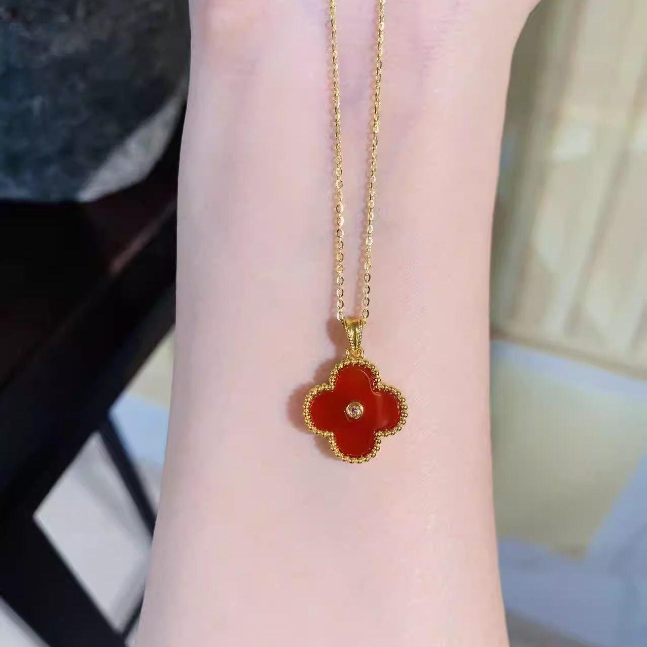 安伯曼18K金莫桑钻双面粉贝母四叶草925银项链15mm,珠宝/钻石/翡翠,颈饰,淘宝优惠券,粉丝福利购,淘宝优惠卷