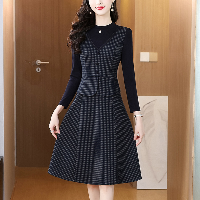 春秋新款减龄遮肉假两件格纹连衣裙女大码修身显瘦OL收腰a字裙子