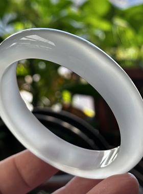 天然马料海洋玉髓高冰白冰加厚冰透玛瑙手镯冰种冰感质地60口径