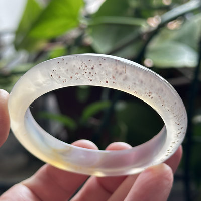 天然马料高冰红沙飘雪冰透俏色冰飘红幽灵玛瑙手镯鱼鳞纹57口径