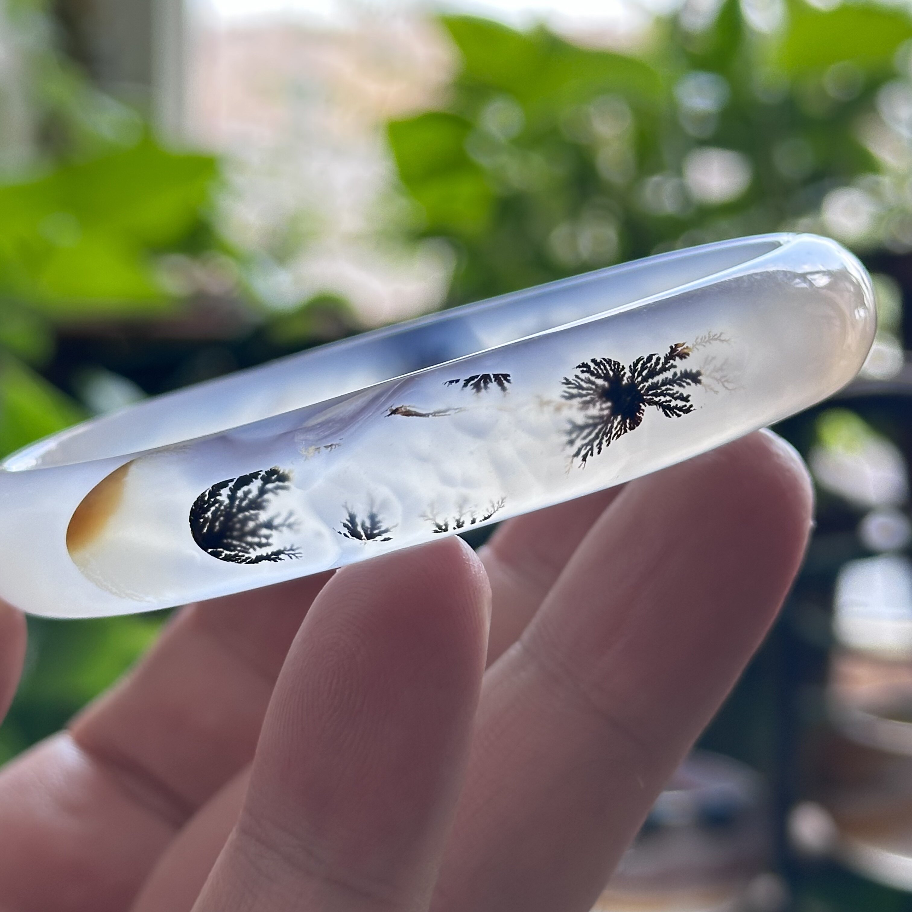 天然海洋玉髓高冰白冰草花水墨意境蝶恋花贵妃镯椭圆镯型手镯56口