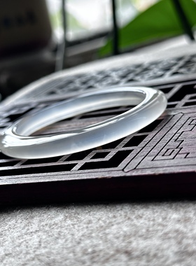 天然马料海洋玉髓高冰白冰鱼鳞纹玛瑙手镯刚透冷白冰透手镯55口径