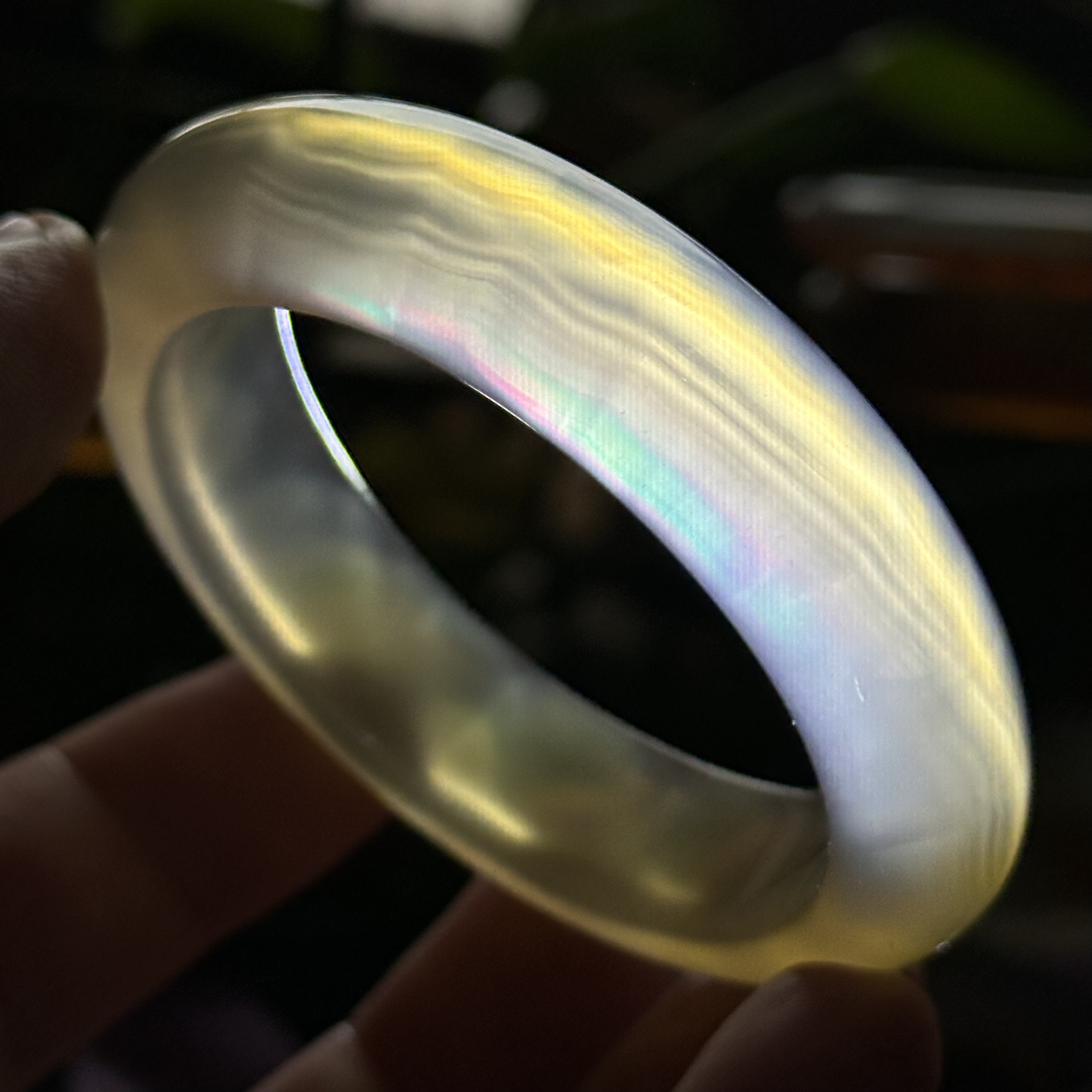 天然马料海洋玉髓高冰满圈彩虹光鱼鳞纹七彩极光虹膜玛瑙手镯55口