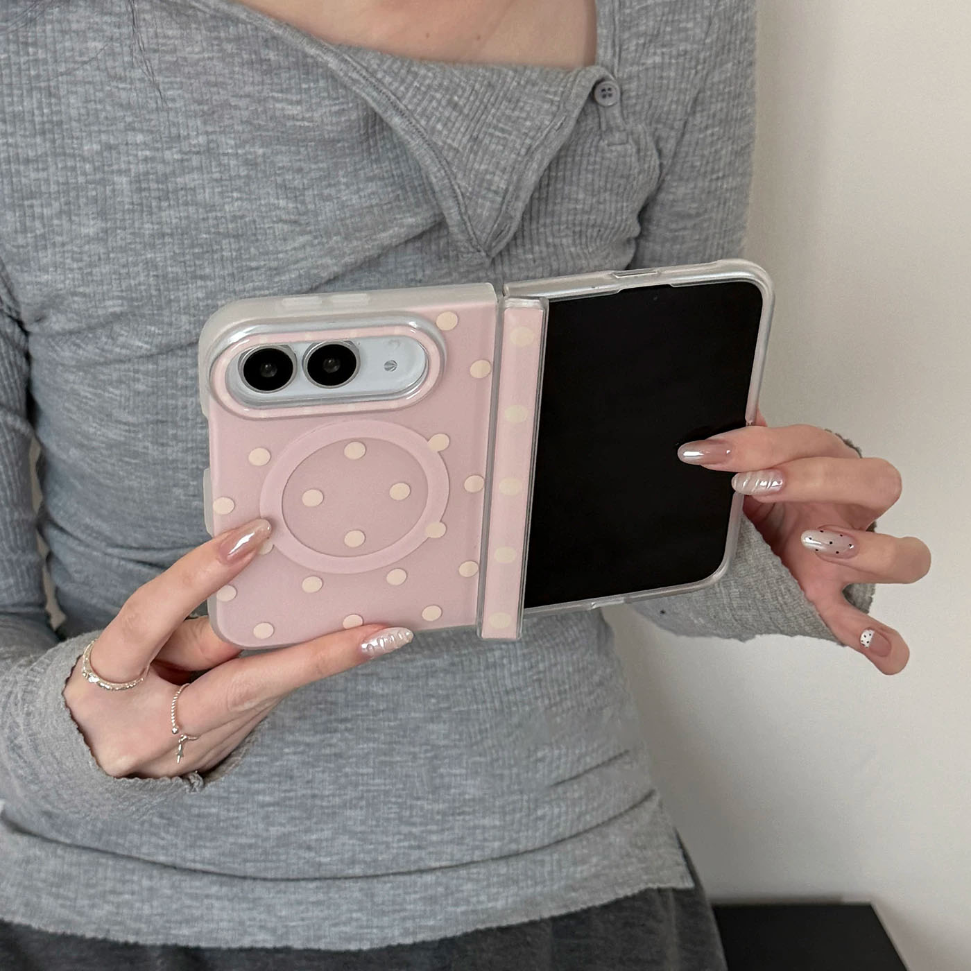 甜美少女ins温柔粉奶油波点适用苹果18手机壳新款折叠屏iPhone18fold折叠壳Ultra可爱18Ultra防摔保护套