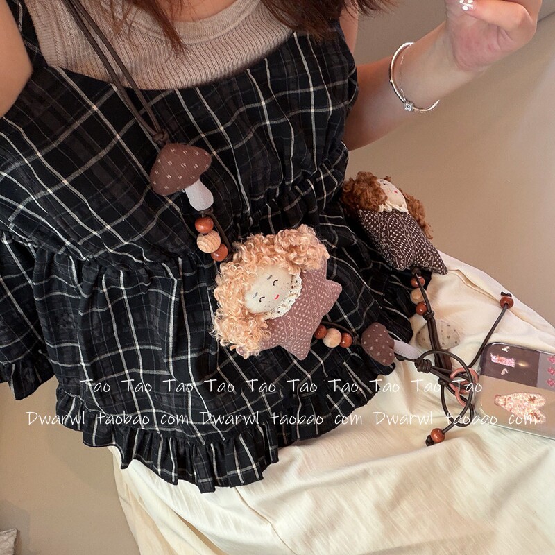 ins美少女日韩系可爱文艺复古卷毛娃娃斜挎手机壳链适用苹果iPhone华为安卓手机装饰
