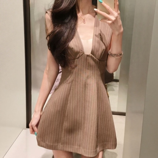连衣裙2180338 ZA外贸出口女装 条纹短款 学院风浅棕深V无袖 708 新款