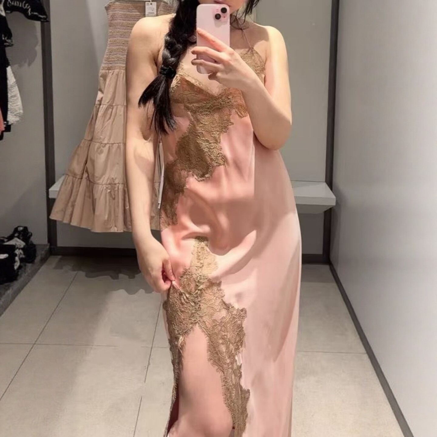 ZA外贸出口女装高级感垂坠蕾丝边饰丝缎质感连衣裙 2678047 676