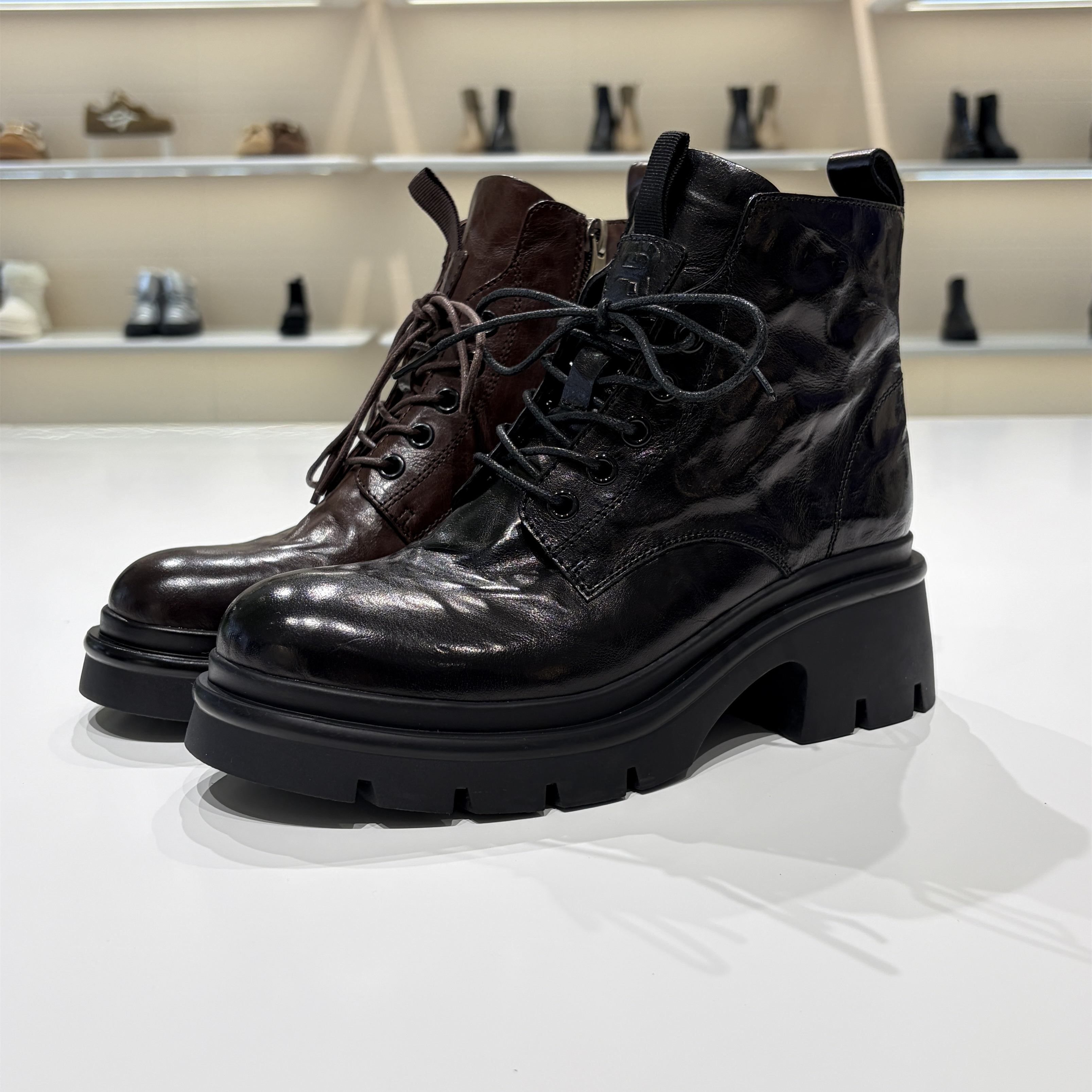 路贝佳女鞋2025新款厚底短靴百搭增高马丁靴L25919F-41