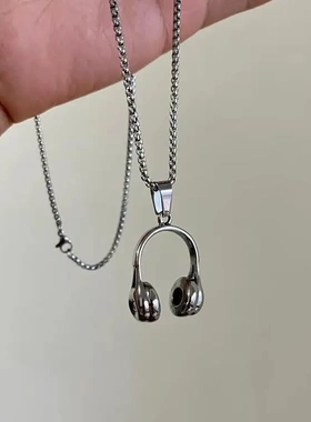 悦动旋律音乐耳机吊坠项链新款