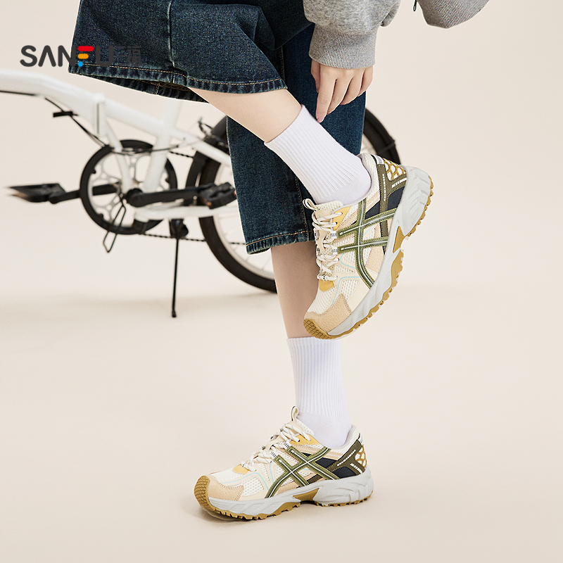 三福女运动鞋秋季时髦运动风歪头复古透气老爹鞋女鞋845114