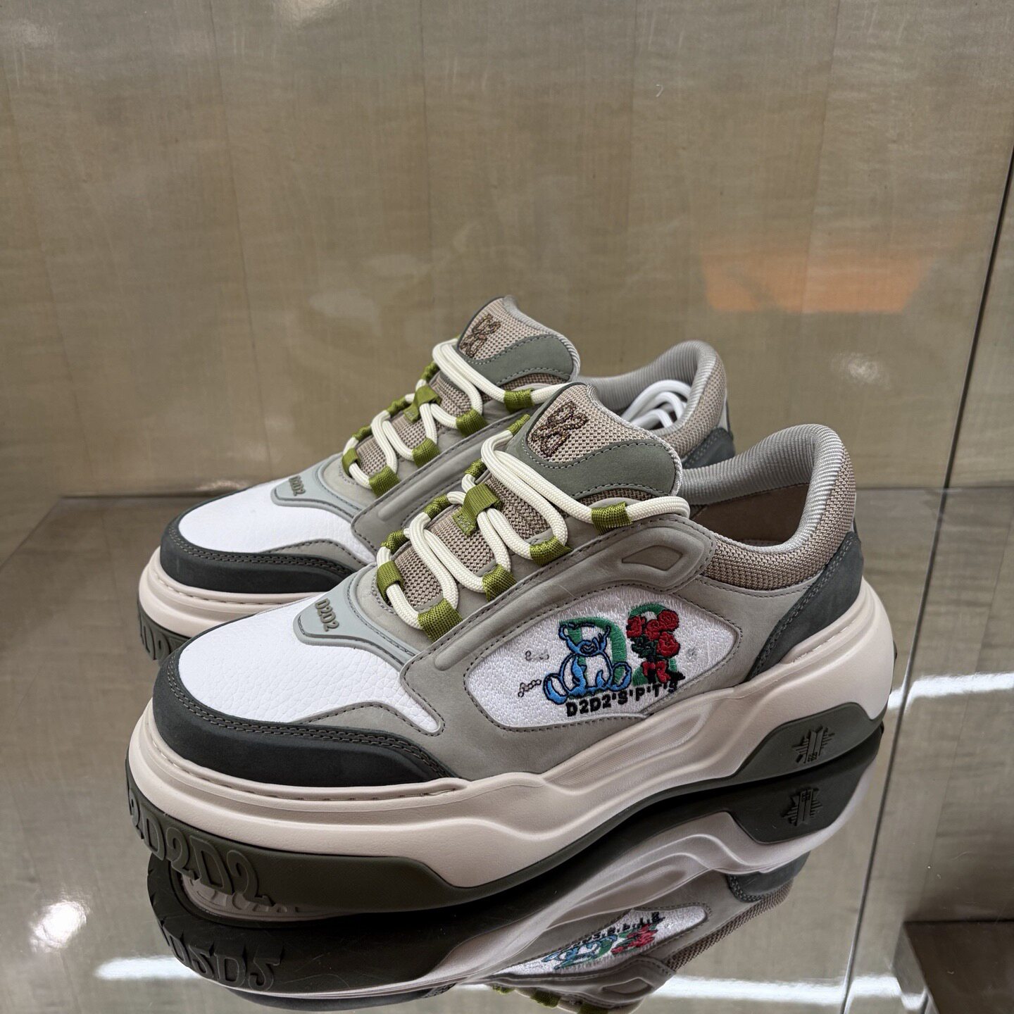 D2D2 26春夏新款彩色logo字母卡通小熊刺绣男士厚底休闲鞋板鞋