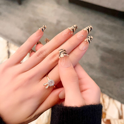 【黛丝派对】纯手工定制穿戴甲中长款豹纹高级感中梯小众重工美甲