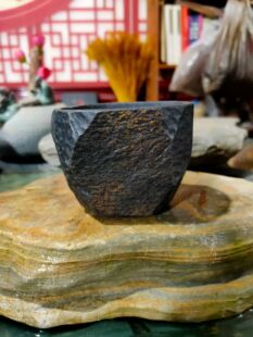 工厂直销天然冰碛岩茶杯原石手工雕刻随形高端茶杯主人杯孤品收藏