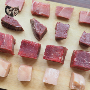 鲜肉生骨肉拌狗粮瓜椒鲜肉