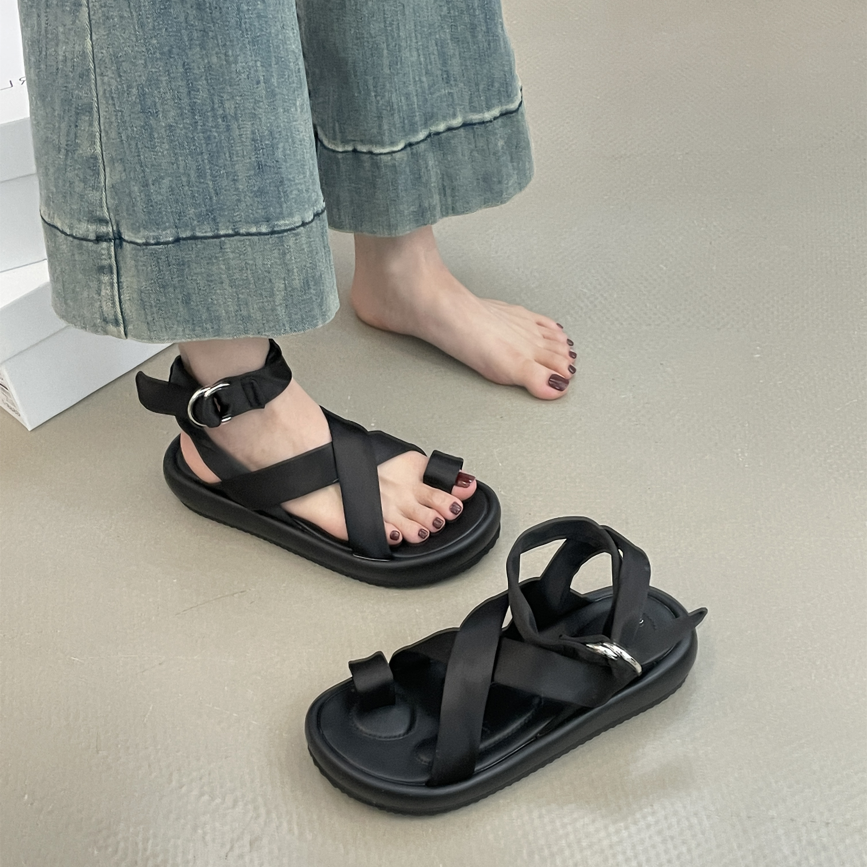 SGIRL TWTW女鞋 2025夏季爆款 时尚复古罗马交叉带厚底凉鞋沙滩鞋