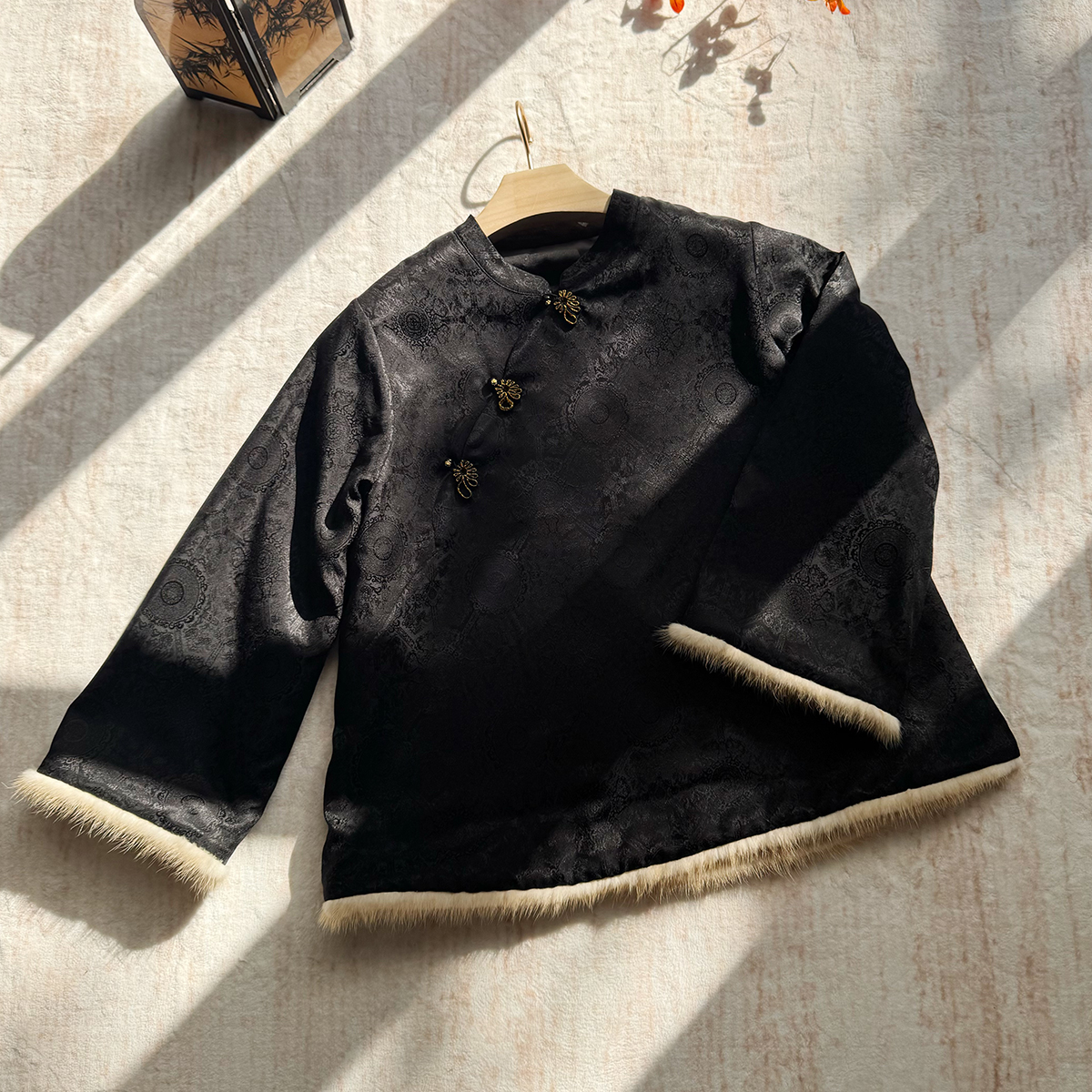 卷卷新中式“八达运”真丝桑蚕丝棉服精致国风斜襟水貂毛上衣