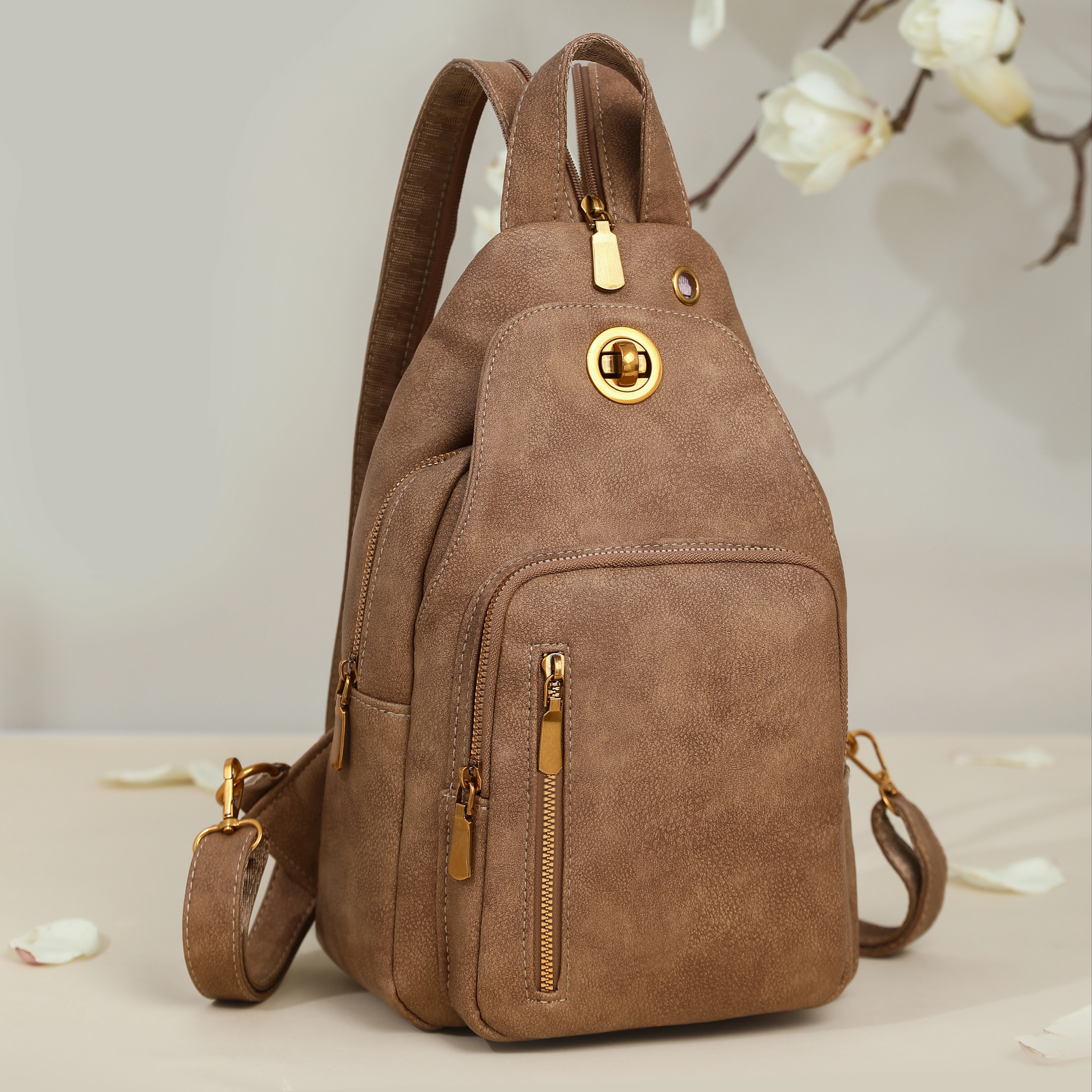 复古软皮双肩包女2025新款多功能两用小背包通勤斜挎包旅行胸包