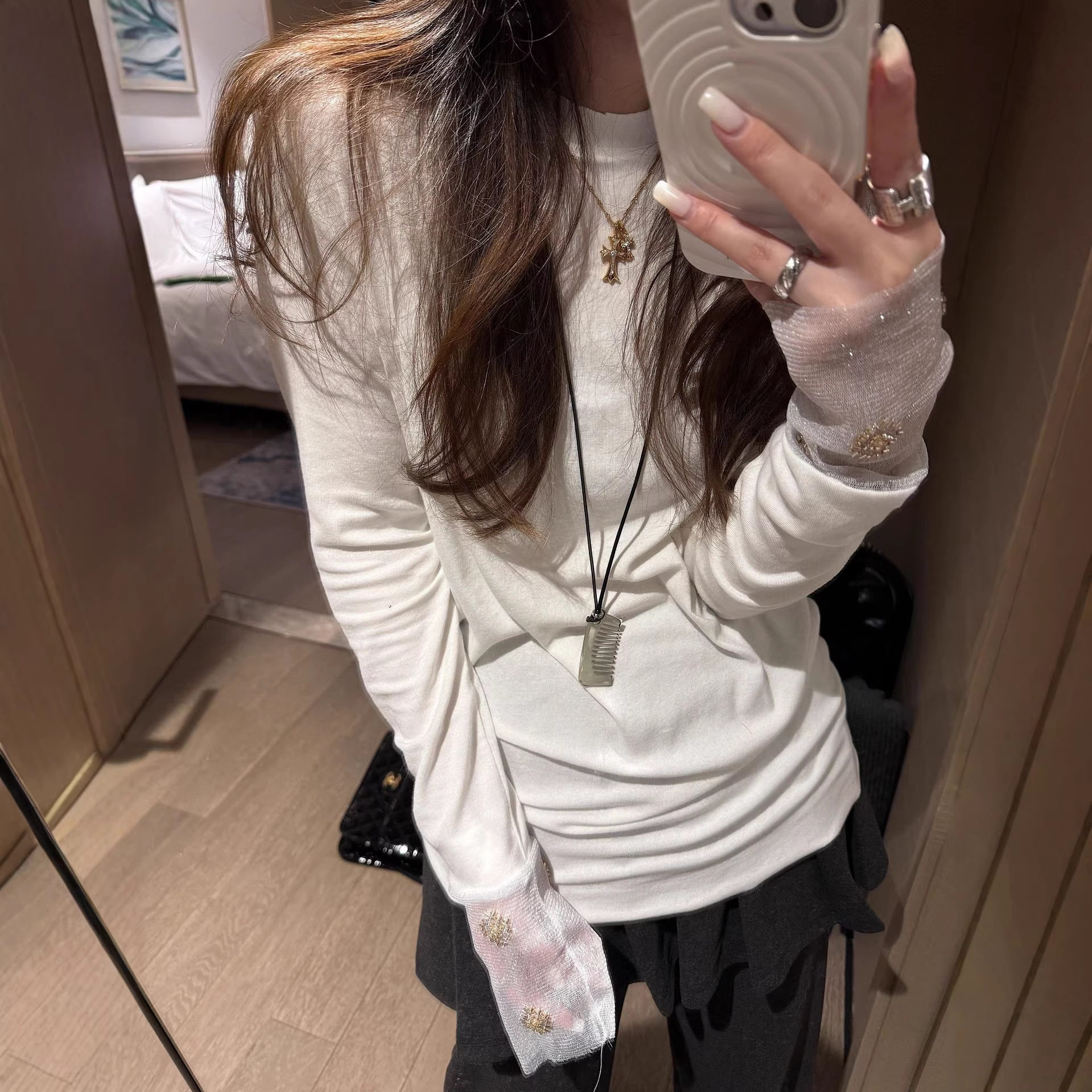 2026早春新款拼接圆领打底衫 袖口重工钉珠长袖T恤上衣女减龄百搭