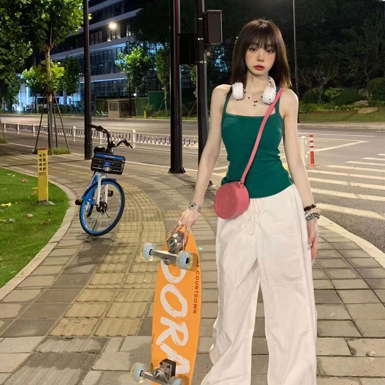 多巴胺穿搭绿色小吊带背心女夏季外穿带胸垫露背甜辣无袖绑带上衣