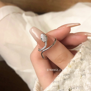 缠绕小蛇戒指女超闪微镶锆石开口可调节指环冷淡风小众设计感戒子