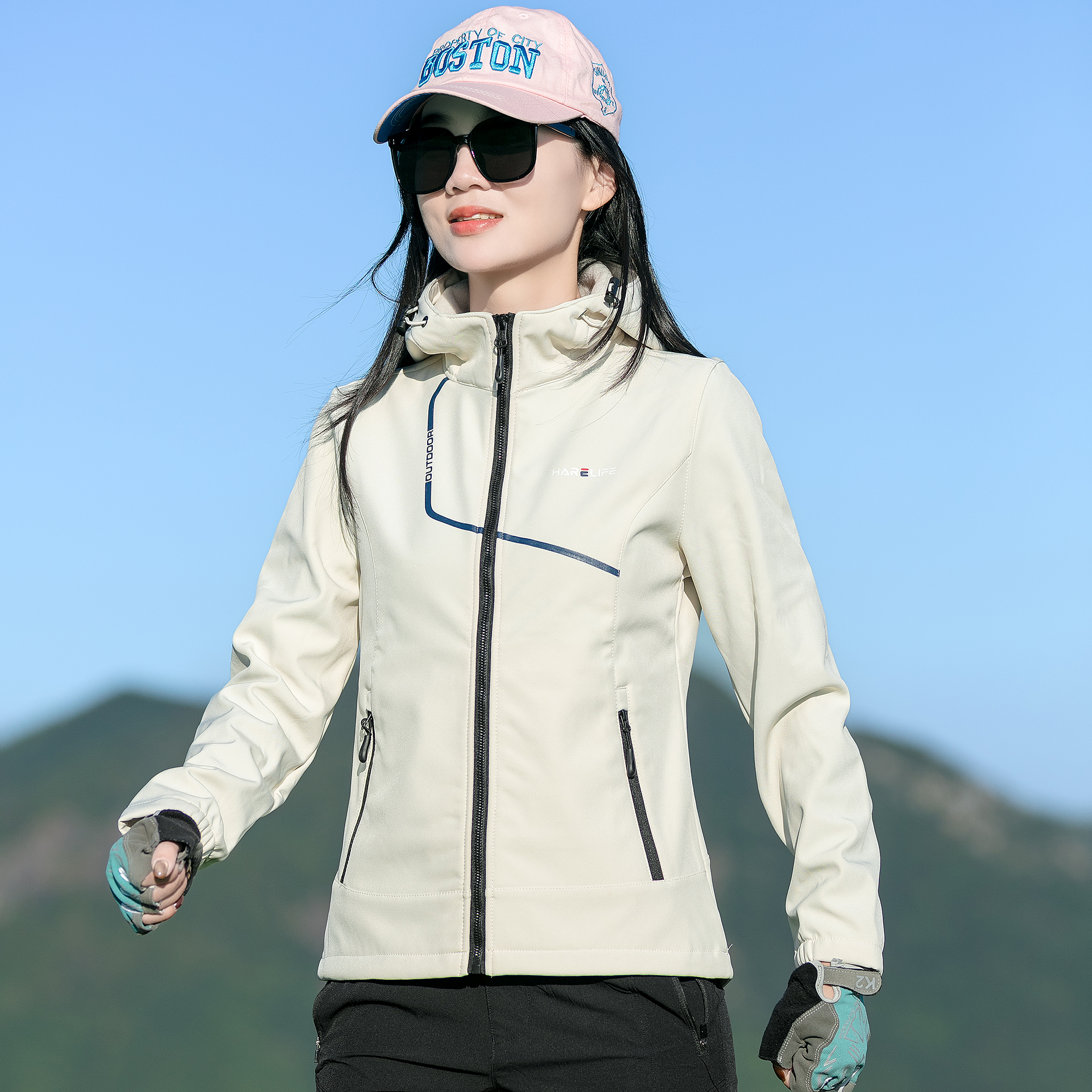 春秋软壳衣女式连帽防风防水冲锋衣保暖透气户外运动徒步骑行外套