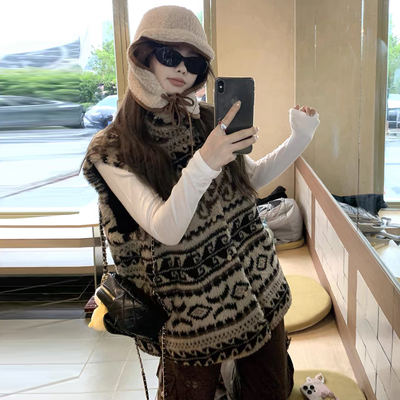 费尔岛提花羊羔毛马甲