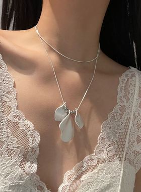 金属冷淡风长款拉丝花瓣项链女款