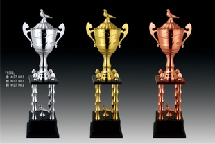 鸽子奖杯定制篮球奖牌制作金银铜足球创意金属四根柱子团队比赛