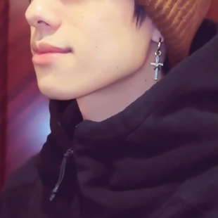 耳钉耳夹男生无耳洞钛钢十字架缠绕设计小众高级感潮配饰