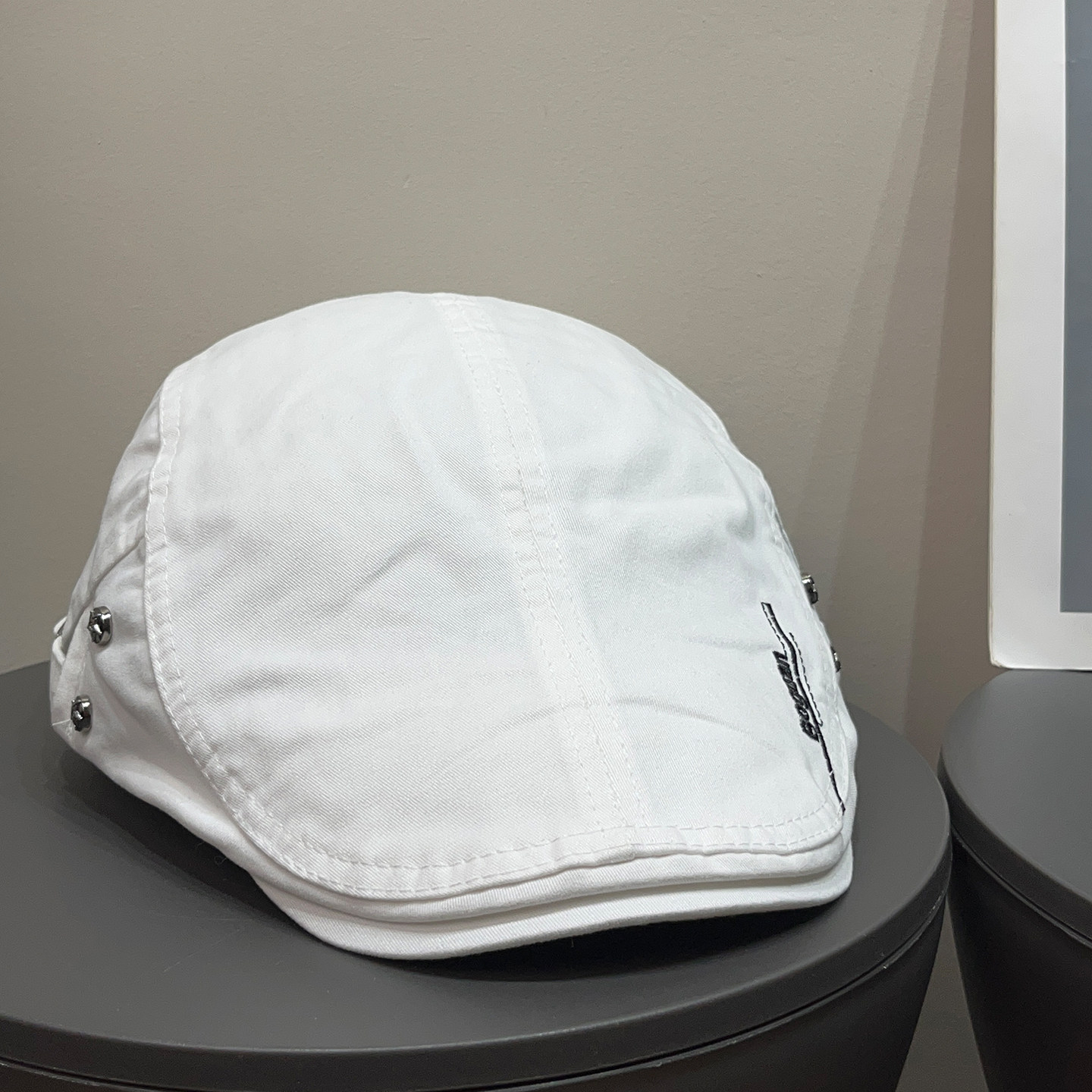 日系复古铆钉白色前进帽女春夏百搭显脸小遮阳防晒显脸小贝雷帽子