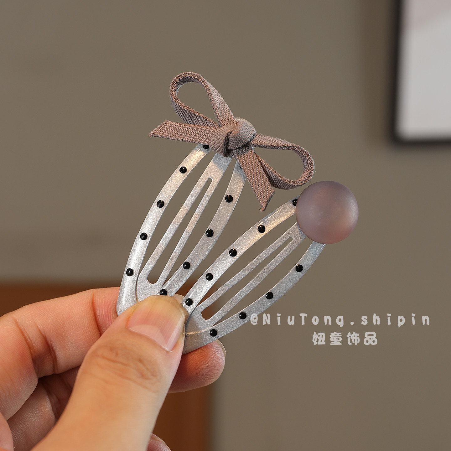 儿童早秋透灰蝴蝶结波点对夹