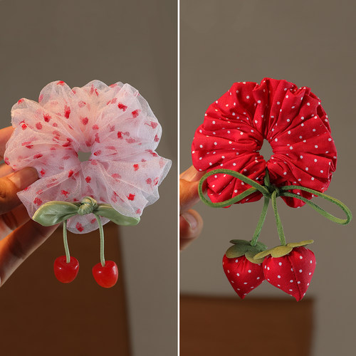 儿童波点立体草莓吊坠布艺肠圈