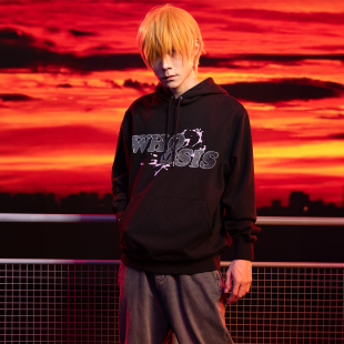 【链锯人官方联名】WHOOSIS 斑驳印花帽衫卫衣秋冬动漫美式休闲男