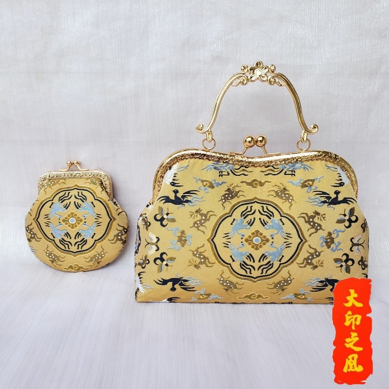 绢若诗早春新品推出中式风格宋锦《鹤鹿同春》系列手提包+零钱包
