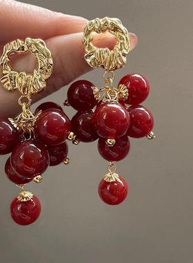 高级感红色串珠流苏耳钉女复古轻奢金属高级感褶皱耳环小众耳饰