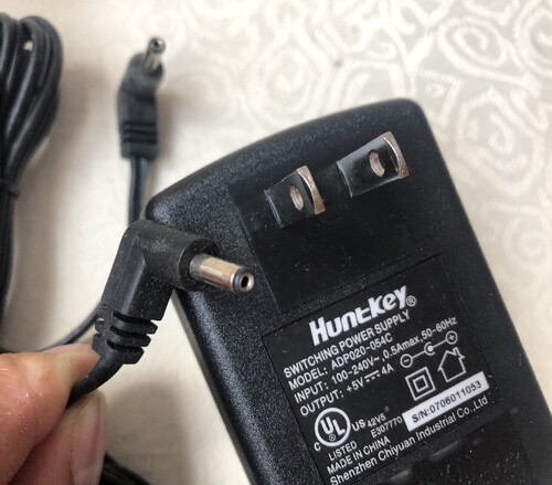 原装Huntkey航嘉5V4A国标DC3.5