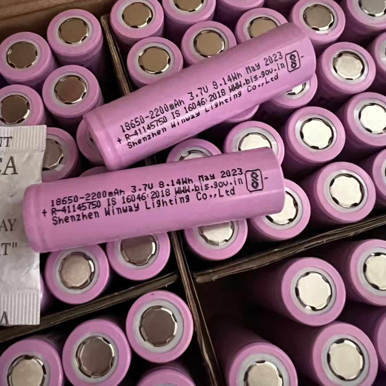 新的平头18650锂电池配机电池3.7V适合蓝牙音箱风扇头灯2200mah