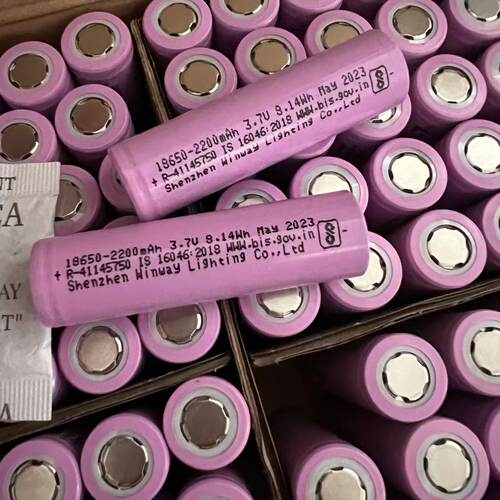 新的平头18650锂电池配机电池3.7V适合蓝牙音箱风扇头灯2200mah