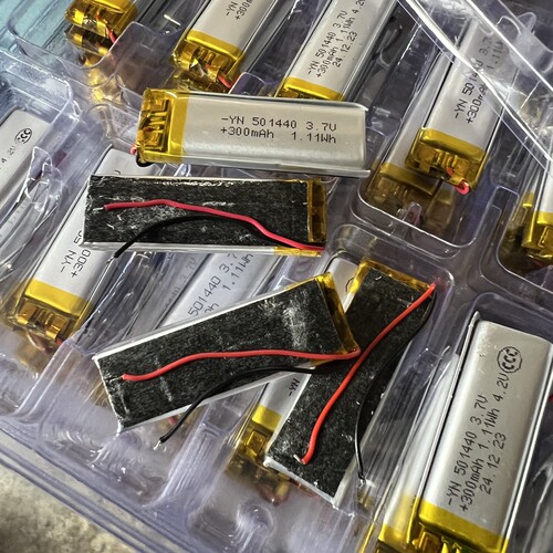 拆机的3.7V聚合物锂电池300mah蓝牙TWS耳机充电仓挂脖耳机501440