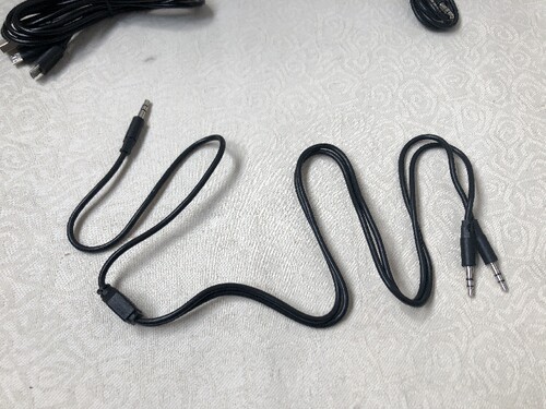 音频线3.5mm一分二转1一拖二