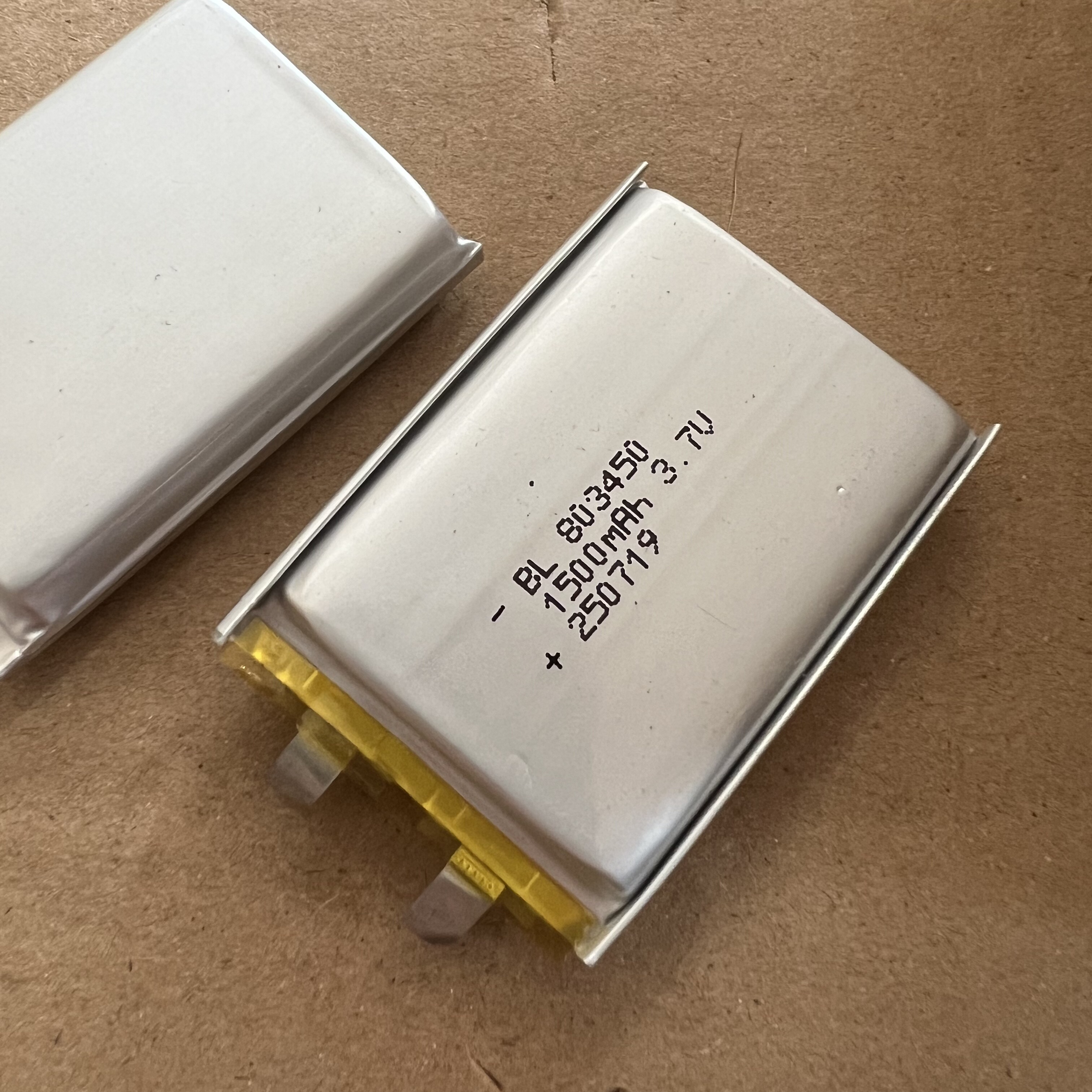 BL 3.7V聚合物软包锂电池1500mah耳机充电仓不带保护板803450,电子元器件市场,其它元器件,淘宝优惠券,粉丝福利购,淘宝优惠卷