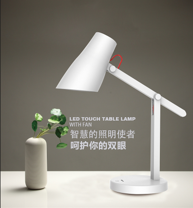 原单俄罗斯LED护眼台灯学生卧室书桌台灯10W快充对手机无线充电器