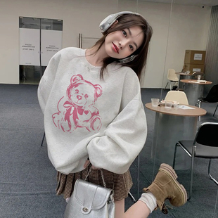 秋冬季艺术可爱小熊新款无帽圆领卫衣宽松外穿学院风日系加绒上衣