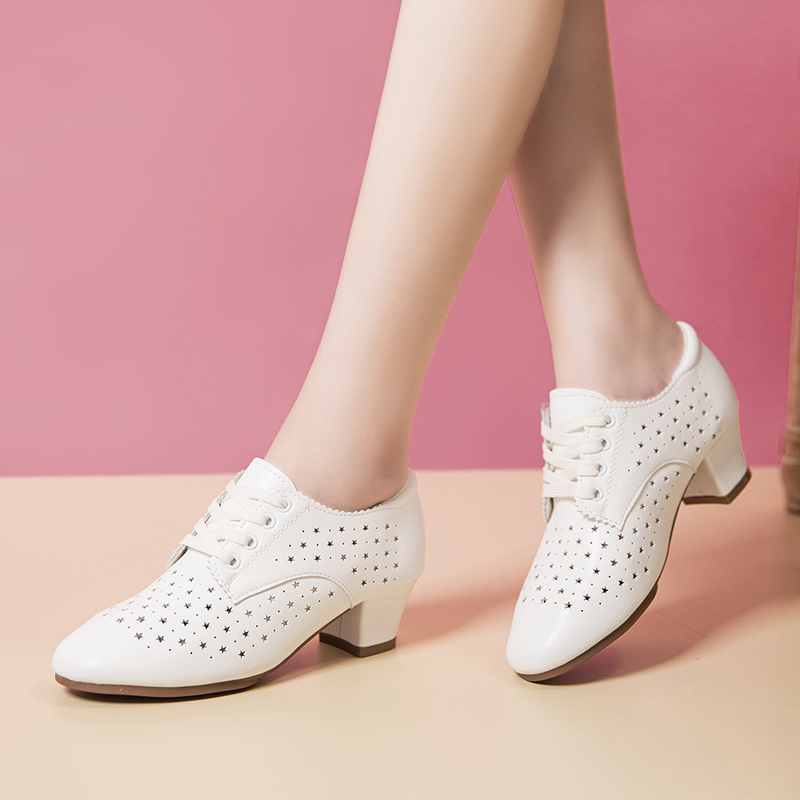 新款女士廣場舞鞋軟底透氣