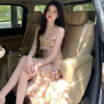 吊带碎花雪纺连衣裙女2026夏季新款性感V领气质修身显瘦洋气A字裙