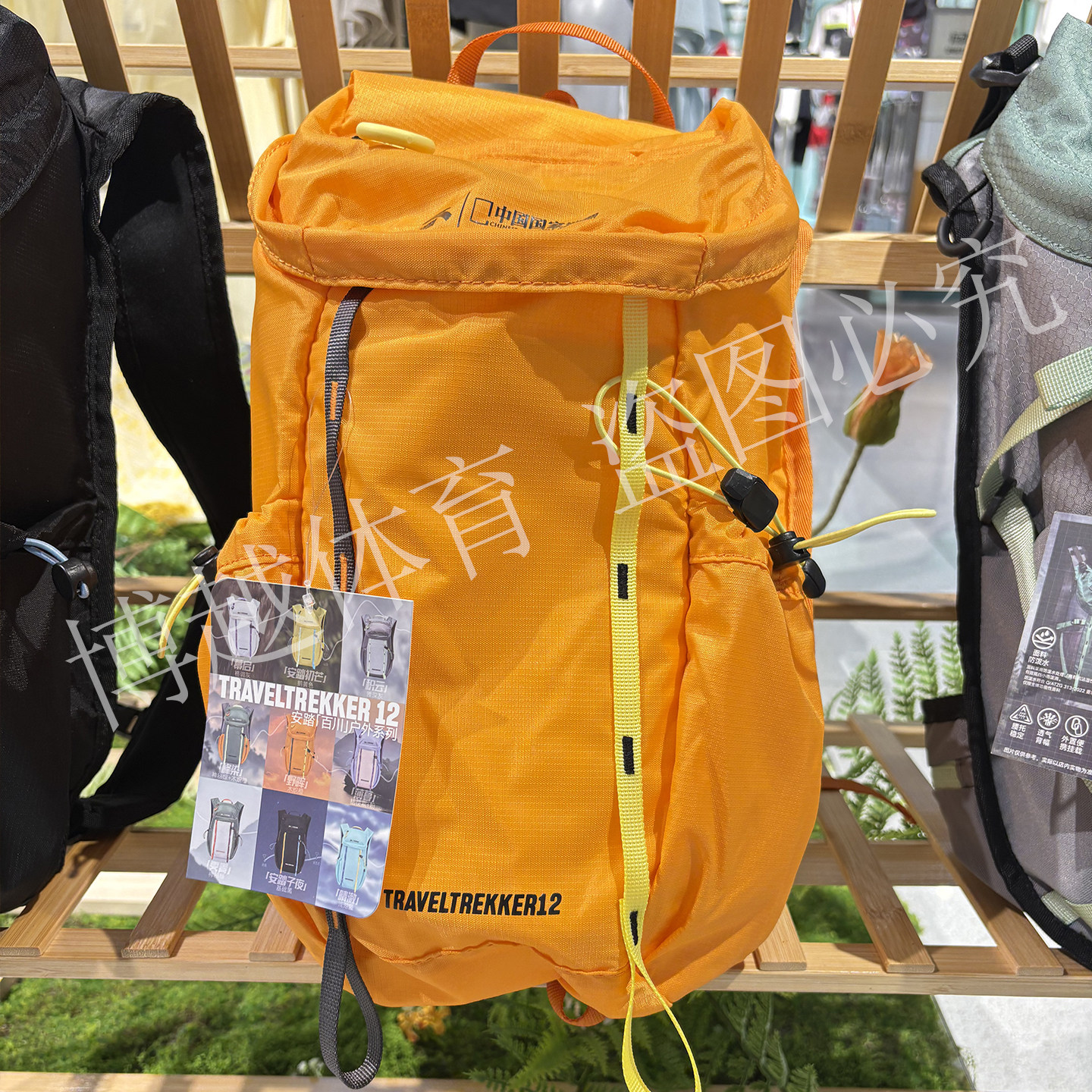 安踏百川包丨TT12专业户外包登山包徒步骑行轻便双肩包192626164