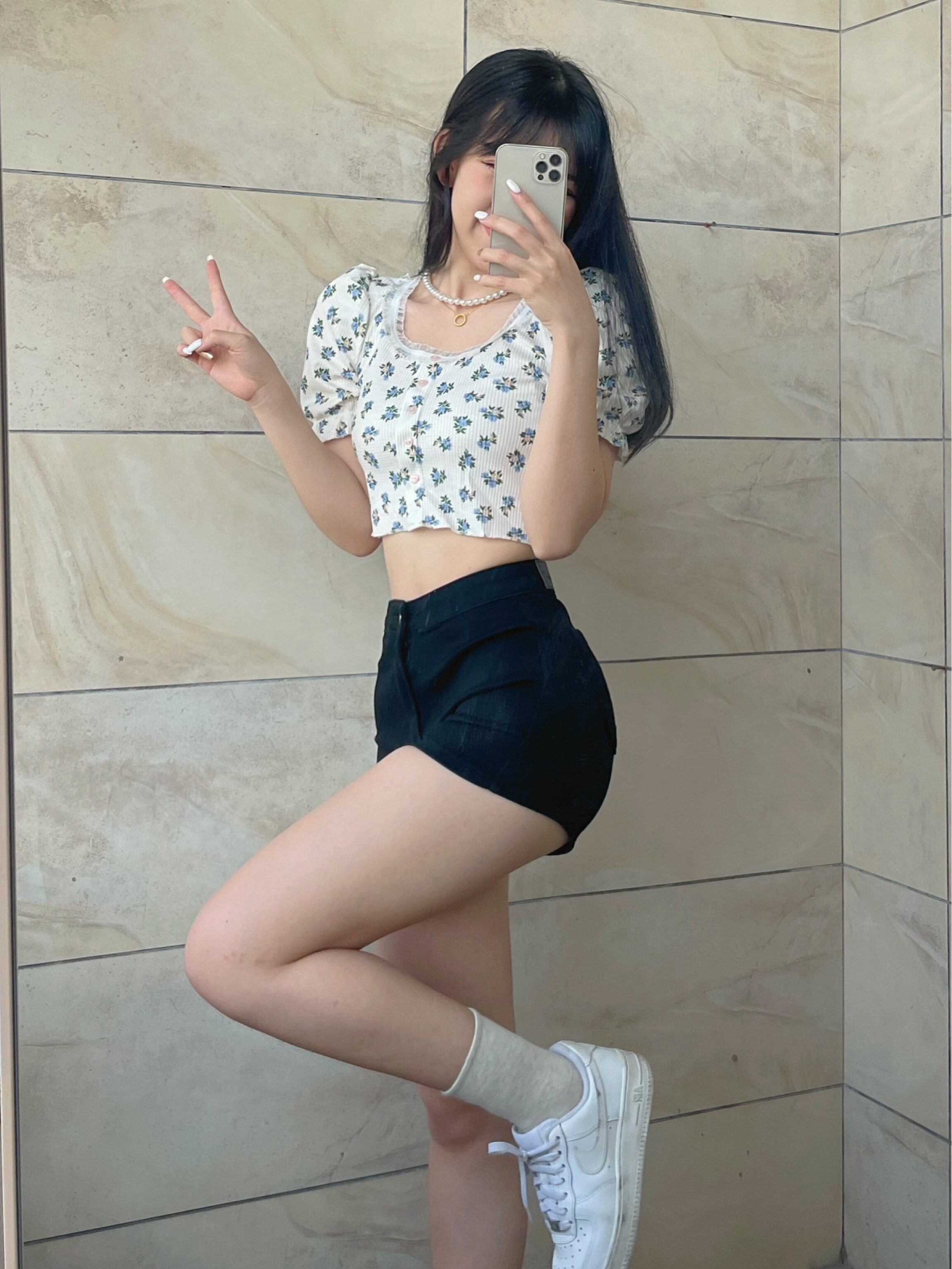 SWEET KIKI AMERICAN RETRO EUROPEAN AND AMERICAN HOT GIRL SLIM SLIM STRETCH DENIM SHORTS HIP HIGH WAIST HOT PANTS