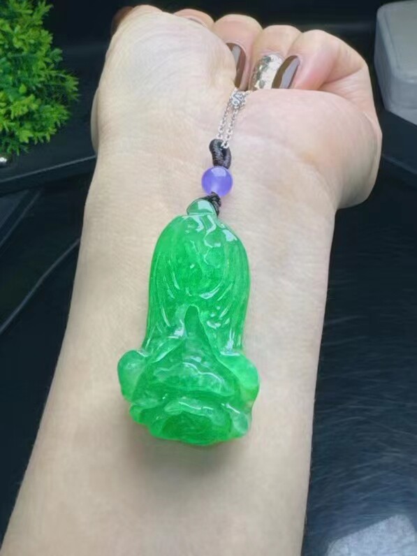 翡翠满绿白菜挂件吊坠高冰帝王绿百财招财进宝玉挂件高品质手工雕