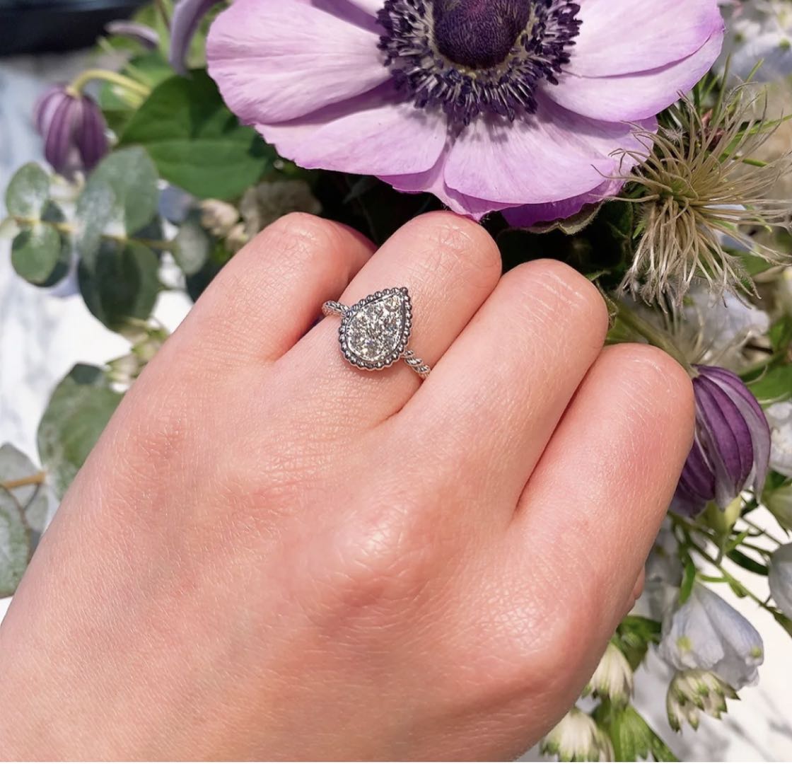 【elysees】boucheron宝诗龙 白金满钻水滴形戒指 小号jrg02148